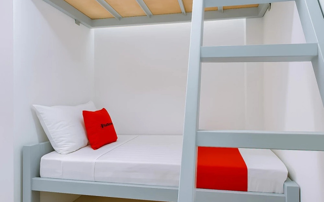 RedDoorz Syariah @ Obelix Cirebon – Guest Rooms – Cirebon