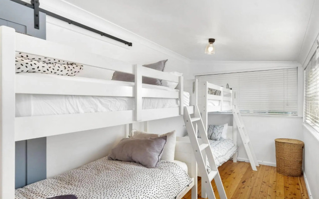 SEAWARD Werri Beach Gerringong 4pm check out Sundays