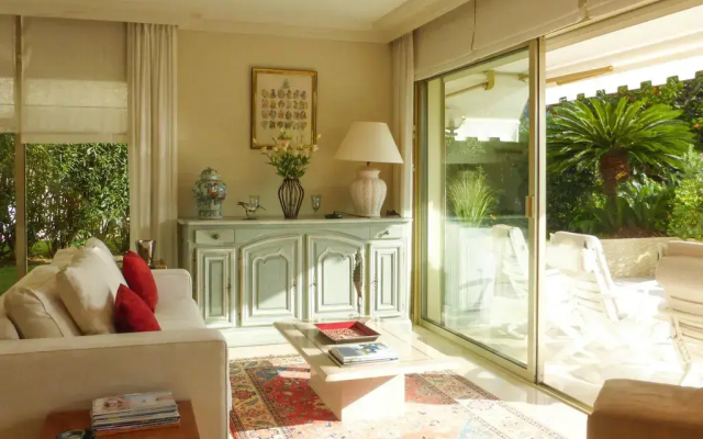 Vacation apartment with large private terrace and community pool, Cannes - Apartment in Cannes - Photo 5