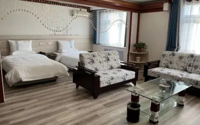 Pinglu Yuebanwan Business Hotel