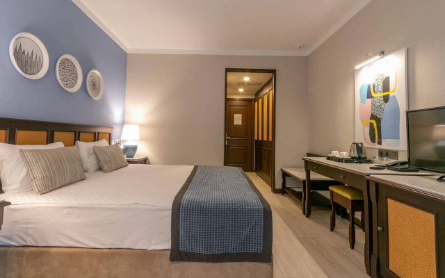 Lara Park Hotel