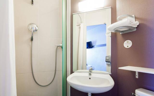 B&B HOTEL Calais Centre Saint-Pierre
