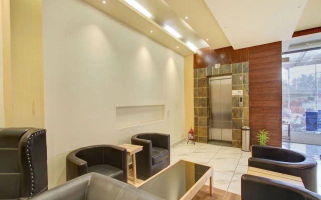 OYO 13090 Astor Hotel