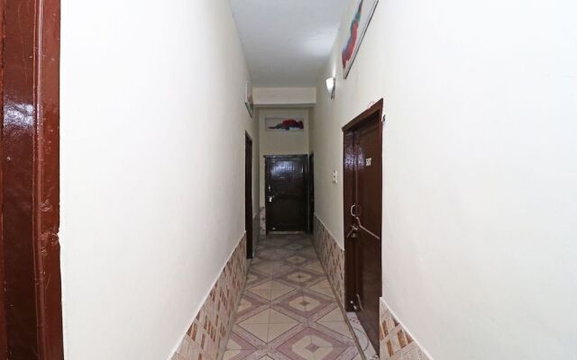 Oyo 42733 Silver Homes