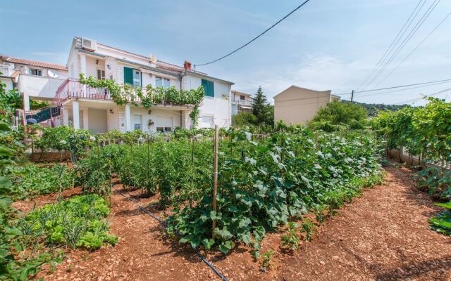 Apartments Mala Dalmacija