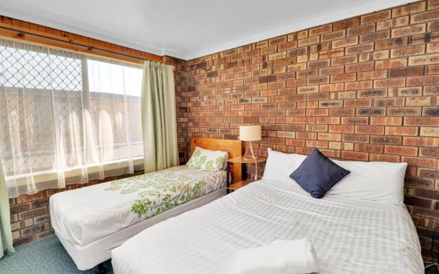 Kellraine Holiday Units