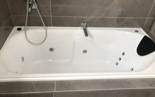 Luxury big house cinema pool many guests