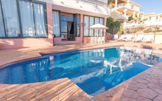 Mediterráneo Outdoor Pool