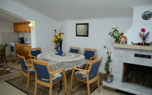 Къща за Гости Солакови **