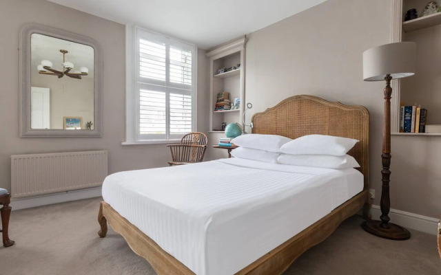 Tetcott Road by Onefinestay