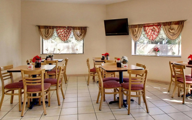 Twin Star Lodge