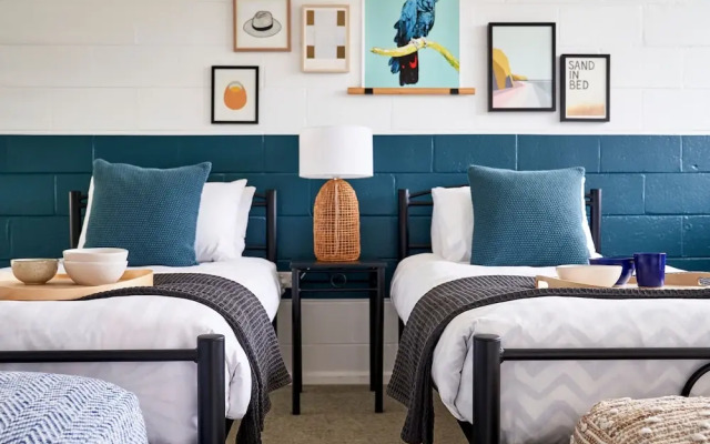 Peterborough House & Motel