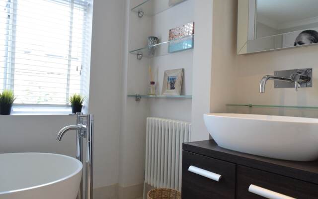 2 Bedroom House in Fulham