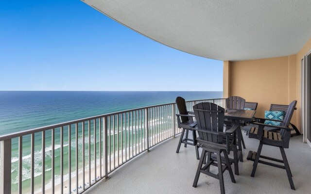 Beautiful Ocean Views! 2-bedroom, 2-bathroom! Resort Pools!