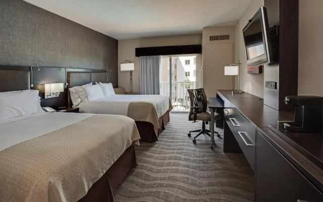 Holiday Inn Express & Suites Naples Downtown - 5th Avenue by IHG