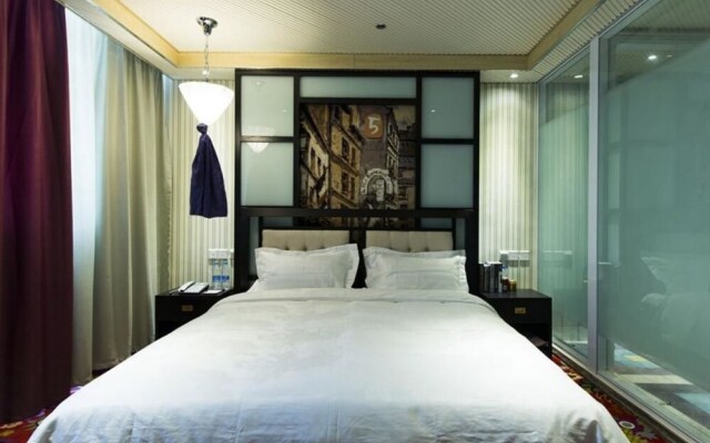 Friday Holiday Hotel