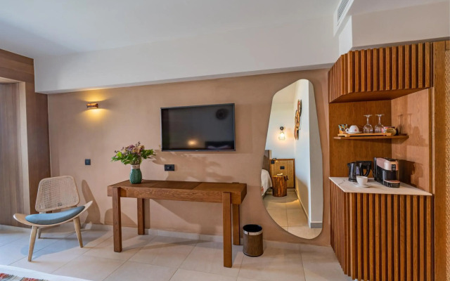 Minos Ambassador Suites & Spa - Adults only