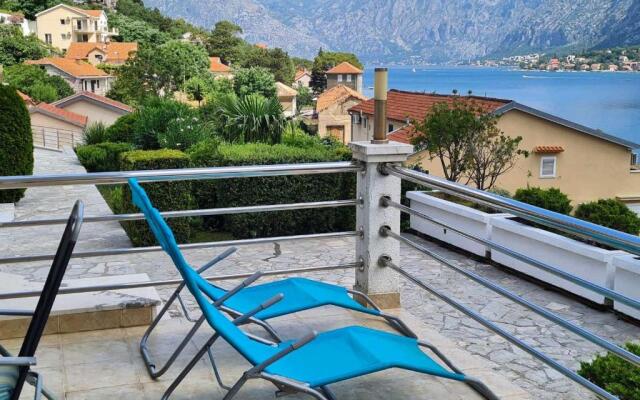 ChillOut apartment in Kotor Bay