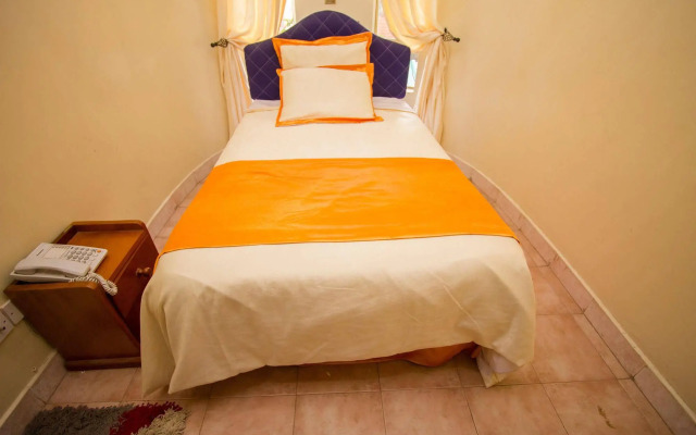 Lowela Hotel