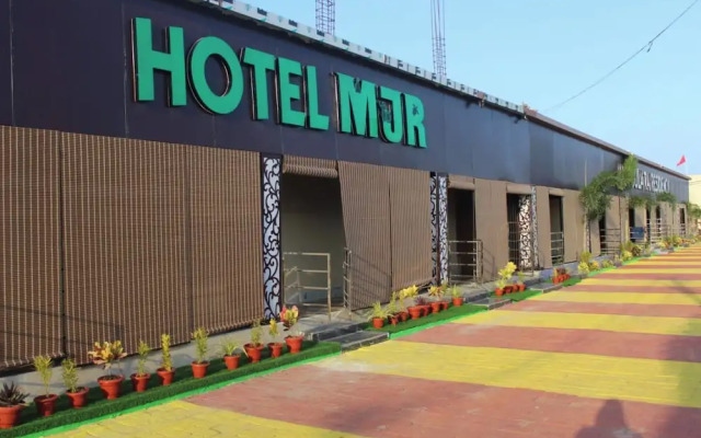 Puri Hotel Manjulata Residency