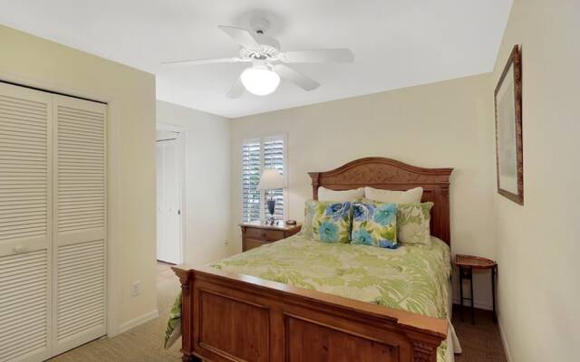 Colonial Home #12972