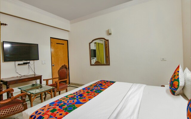 Fabhotel Singh Suite