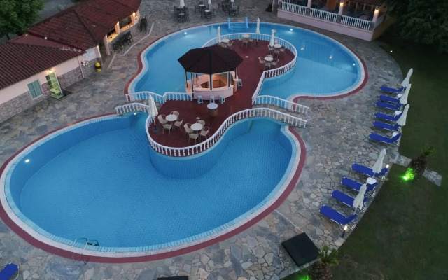 Sintrivanis Beach & Sintrivanis Mountain