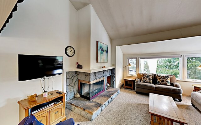 Mountaintop #D - 4 Br Condo