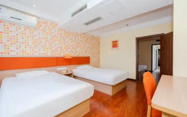Home Inn Chongqing Lianglukou Station