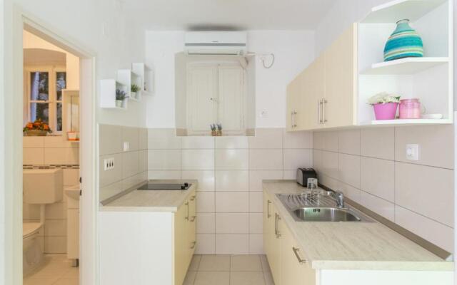 Apartments Mara