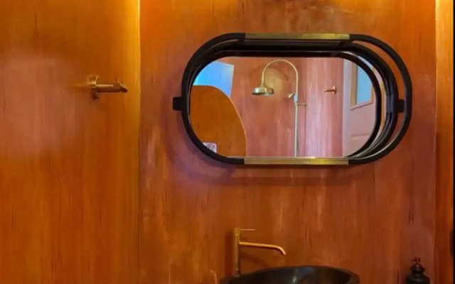 Pink Freud Villas Santorini