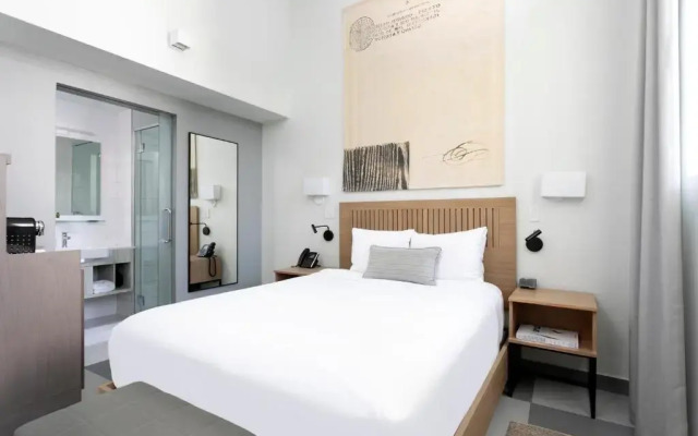 Palacio Provincial San Juan, Curio Collection by Hilton