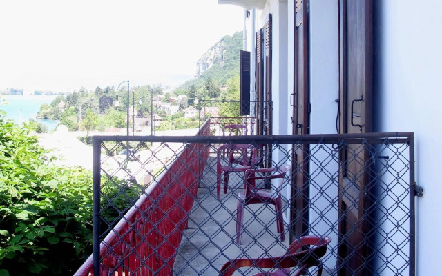 Les Acacias Bellevue