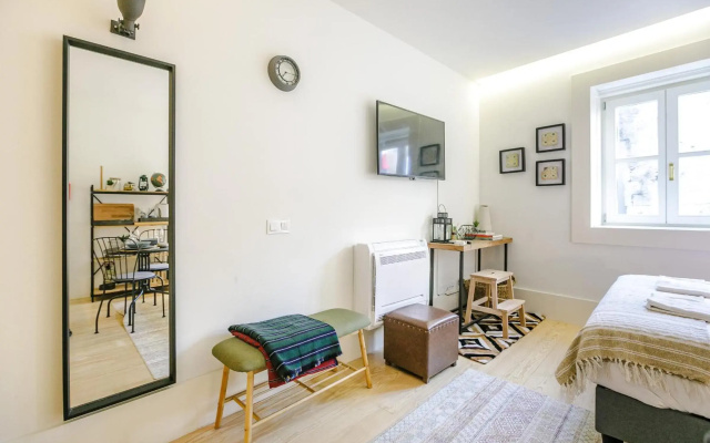 LovelyStay - Taipas Studio with AC