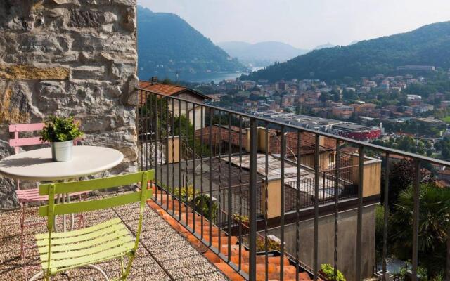 ALTIDO Spacious 2 BR Apt with Terrace in Cernobbio