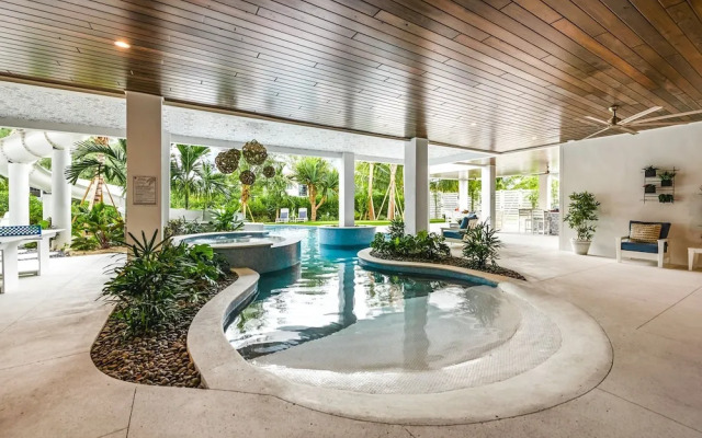 Salty Oak in Siesta Key