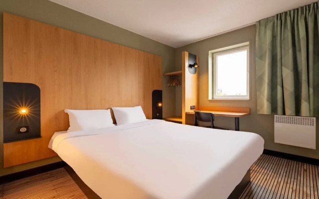 B&B HOTEL Calais Centre Saint-Pierre