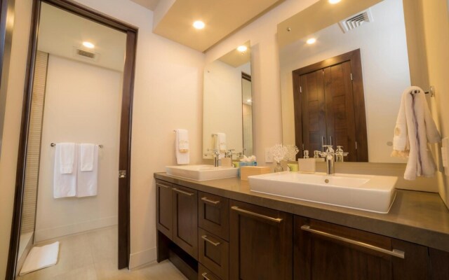 Miramar 4D - 3 bdr 3 Bath Ocean View