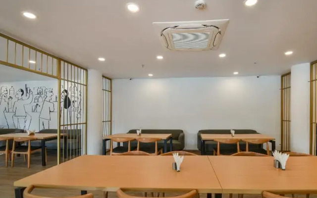 OYO Townhouse 7715 Hotel KG Estate