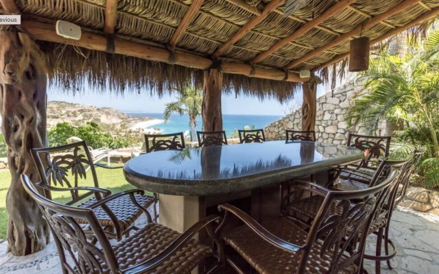 Casa Tranquila Only Steps to The Ocean 5-bedrooms Sleeps 9