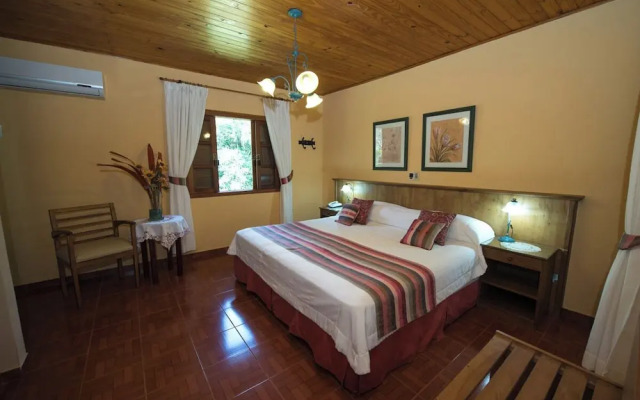 Orquideas Hotel & Cabañas