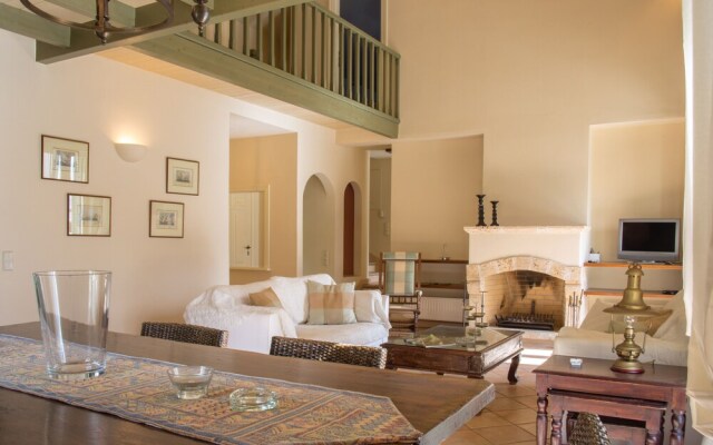 Seaview Beach House by Villarentalsgr