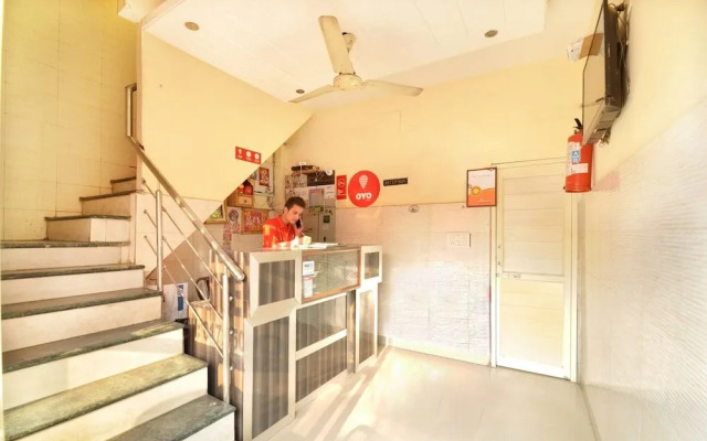OYO 8073 Grand Residency