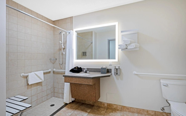 The Lux Hotel & Conference Center, an Ascend Collection Hotel