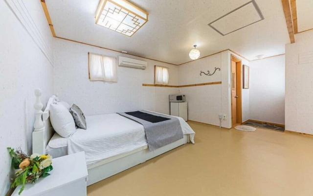 Apple farm stay