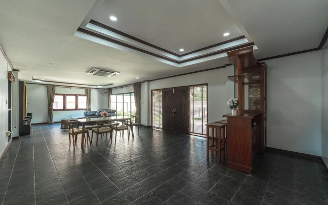Spacious 4BR Pool Villa in Chalong V155