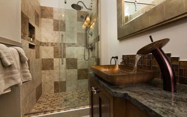 Reynolds Mansion B&B