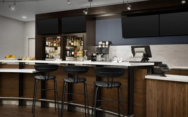 Courtyard by Marriott Dallas Addison/Quorum Drive