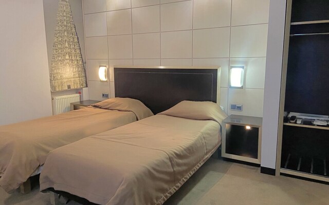 Cosmopolit Hotel