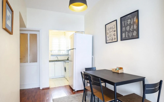 Lovely Flat 6 Min to Taksim Square in Cihangir